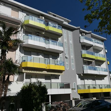 Linz 19 Appartement Bibione Buitenkant foto